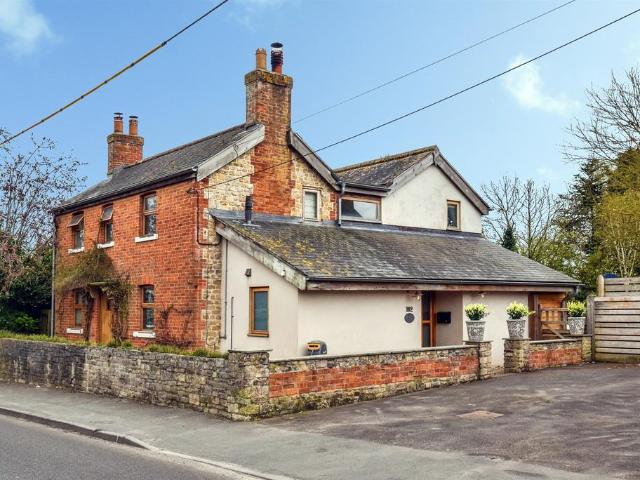 House for sale in Chapmanslade
