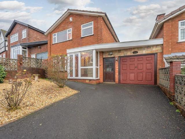 House for sale in Kingswinford, West Midlands