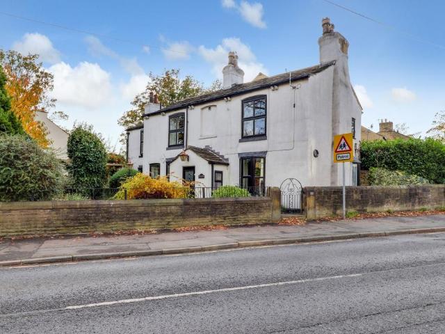 House for sale in Horbury, West Yorkshire