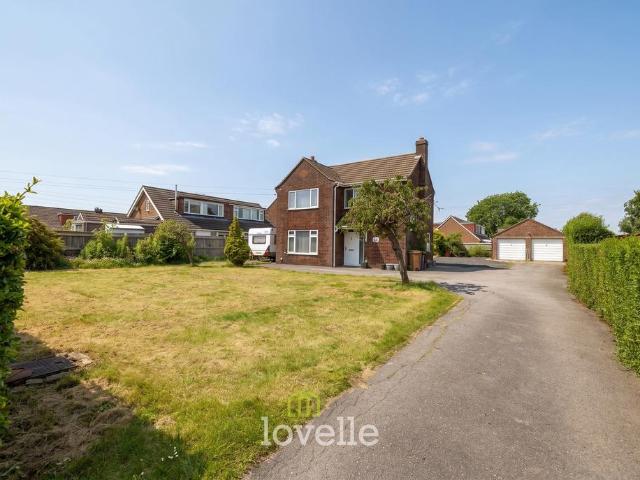 House for sale in South Killingholme, North Lincolnshire