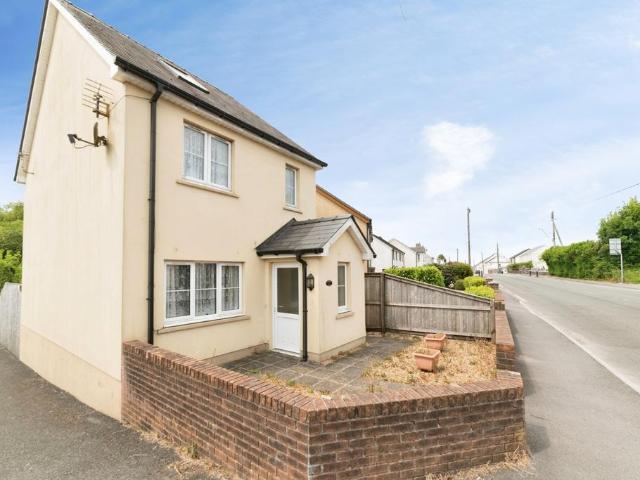 House for sale in Llannon, Cefneithin