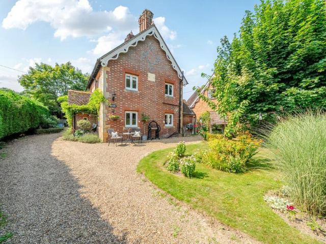 House for sale in The Butts, Kent