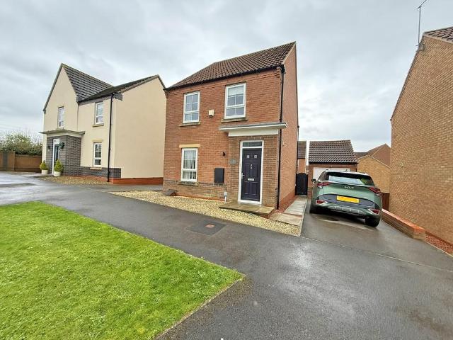 House for sale in Cayton
