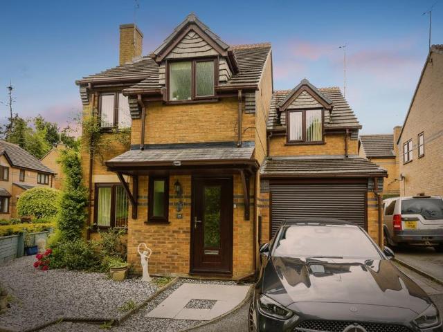House for sale in Ruabon, Wales