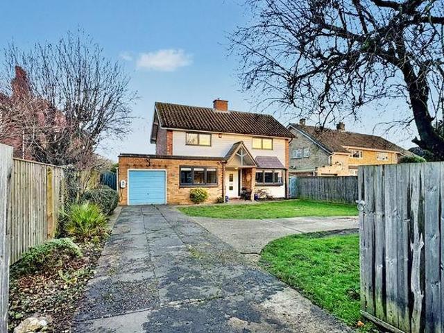 House for sale in Ermine West, Brayford