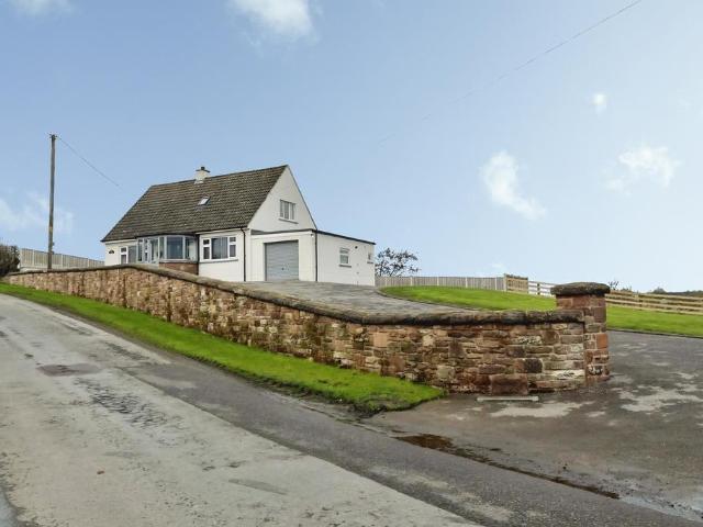 House for sale in Woodside