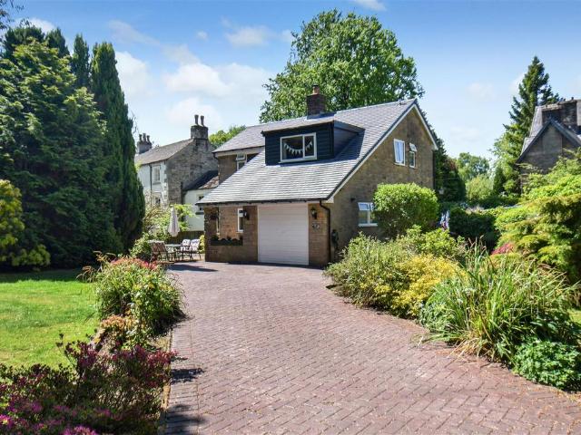 House for sale in Charlesworth, East Midlands