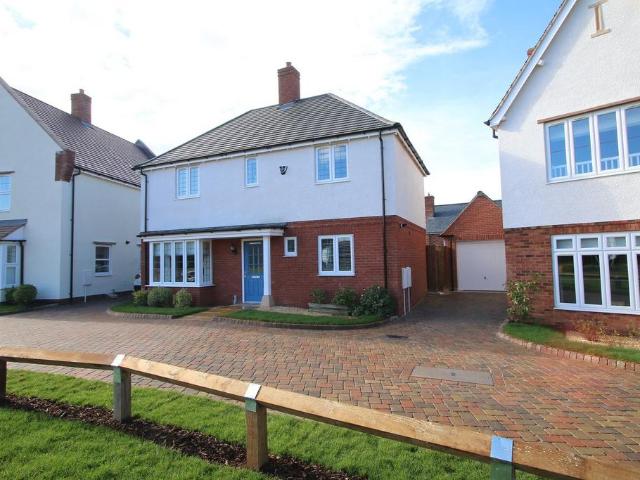 House for sale in Bromsgrove, Worcestershire