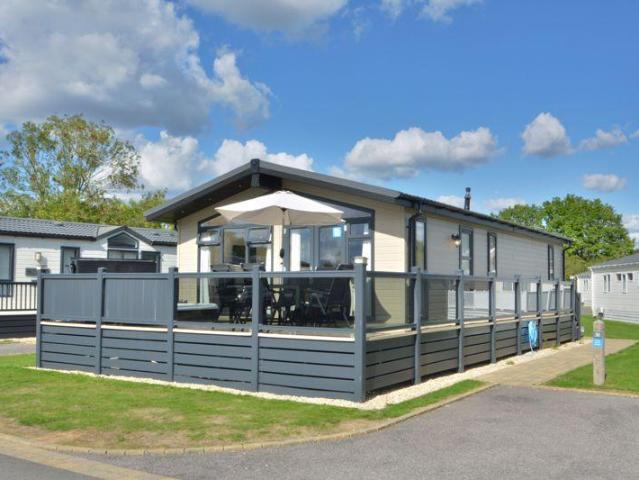 House for sale in Fossebridge, Gloucestershire