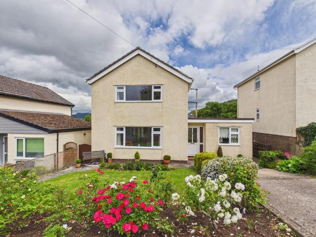 House for sale in Llanfoist Fawr, Govilon