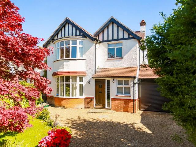 House for sale in Fishersgate, West Sussex