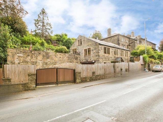 House for sale in Luddendenfoot, West Yorkshire
