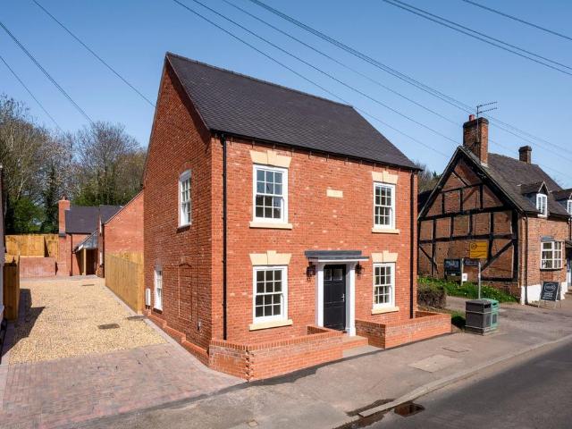 House for sale in Beamhurst, Staffordshire