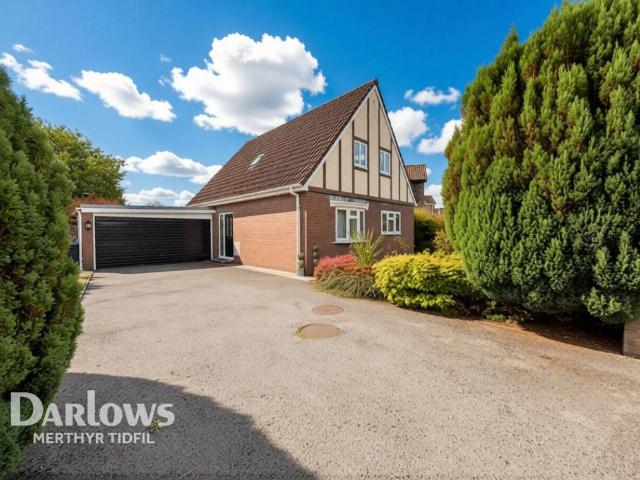 House for sale in Treharris