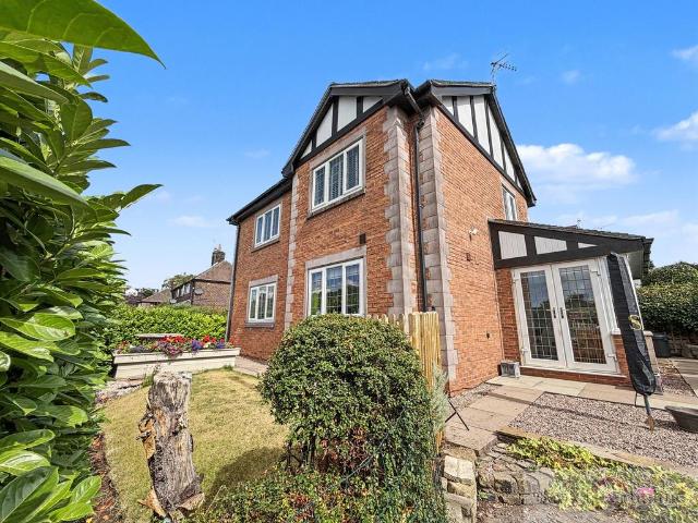 House for sale in Kingsley Moor, Staffordshire