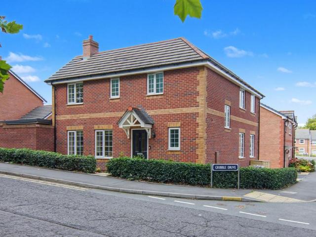 House for sale in Woodloes Park, Green Close