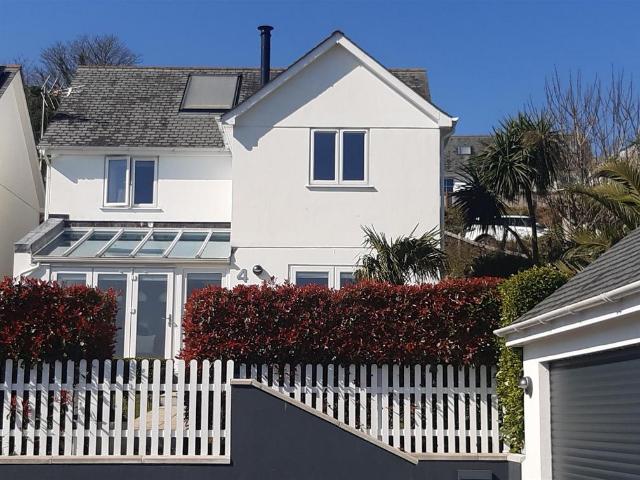 House for sale in Carharrack, Cornwall