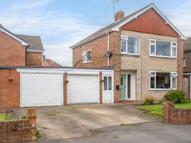 House for sale in Dringhouses, York