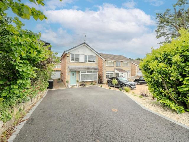 House for sale in Farsley, West Yorkshire