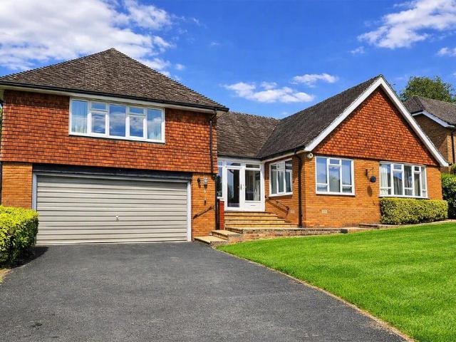 House for sale in Abbey End, Green Close
