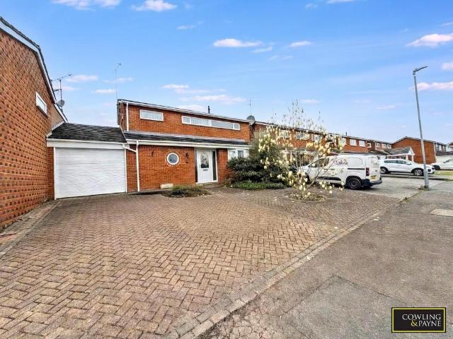 House for sale in Lee Chapel, Essex