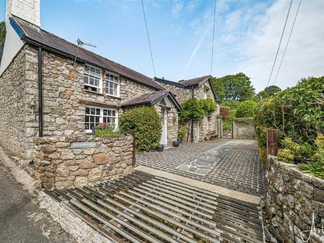 House for sale in Wales