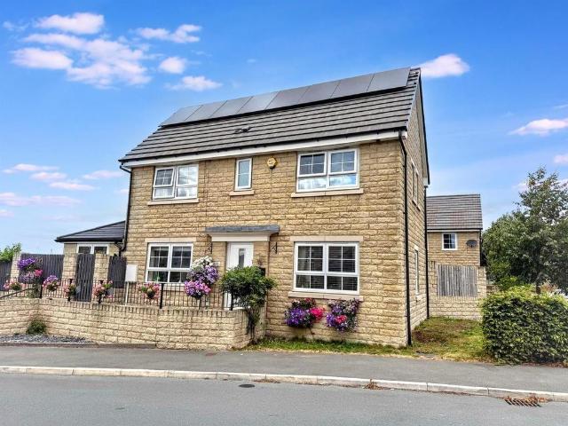 House for sale in Steeton, West Yorkshire