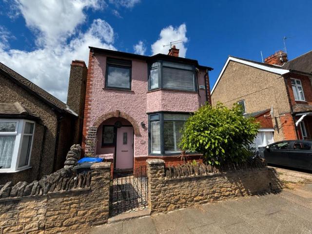 House for sale in Westone, Northampton