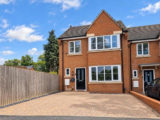 House for sale in Northampton, Northamptonshire