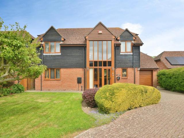 House for sale in Folkestone, Kent