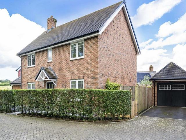 House for sale in Fole, Surrey