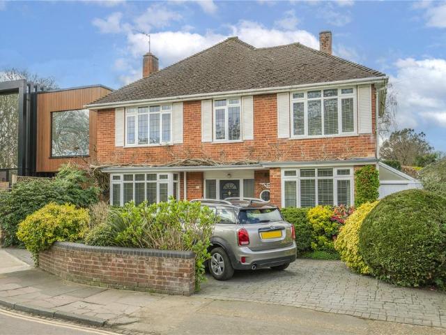 House for sale in East Sheen, Greater London