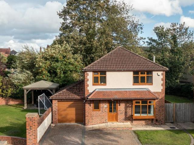 House for sale in Whitkirk, Colton