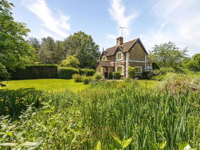 House for sale in Horsham, West Sussex