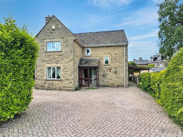 House for sale in Charlesworth, East Midlands