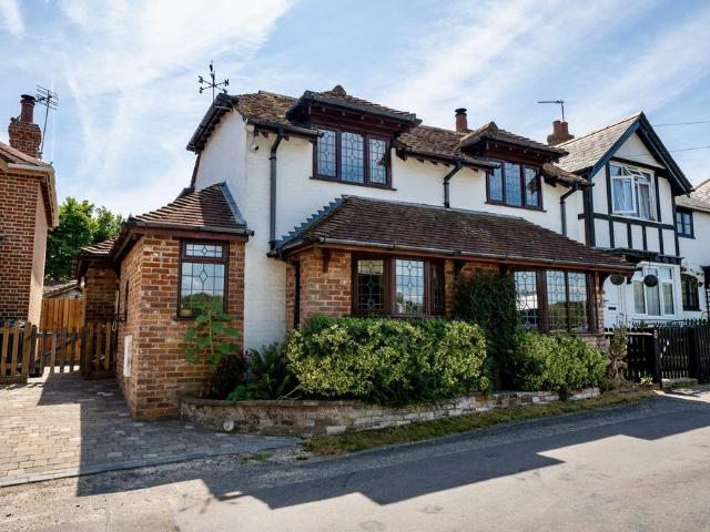 House for sale in Ashurst Bridge, Hampshire
