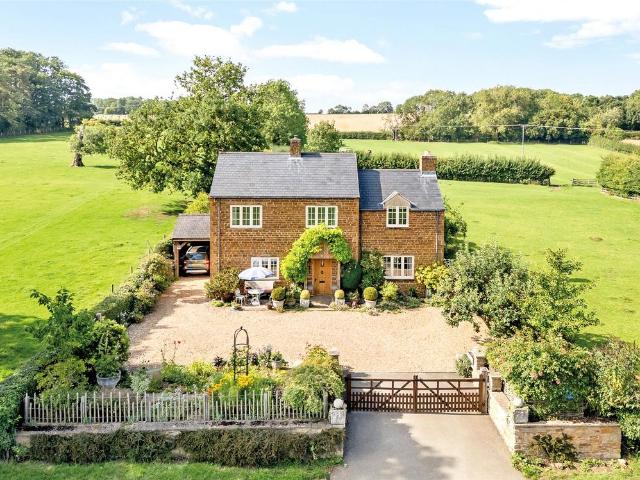 House for sale in Stanford On Avon, Leicestershire