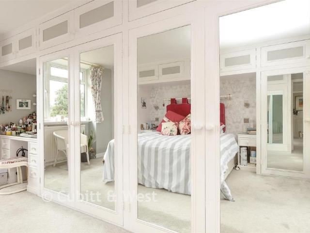 House for sale in Nork, Red Hill