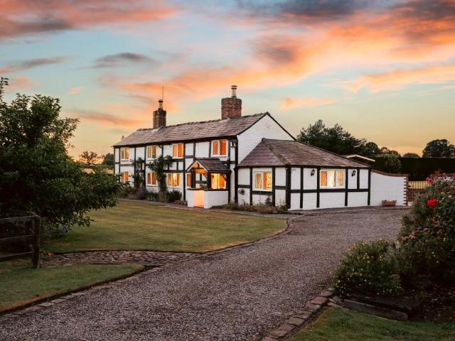 House for sale in Spurstow