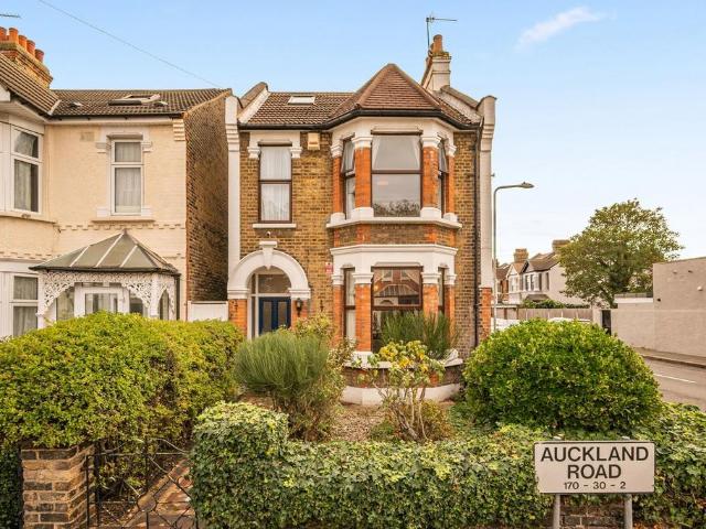 House for sale in London Borough of Redbridge, Greater London