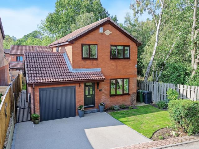 House for sale in Horsforth Woodside, Leeds
