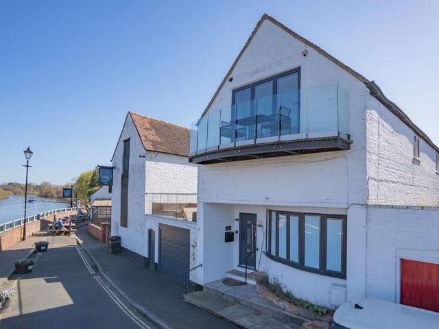 House for sale in Forthampton, Worcestershire