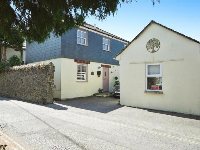 House for sale in Gluvian, St Columb Major