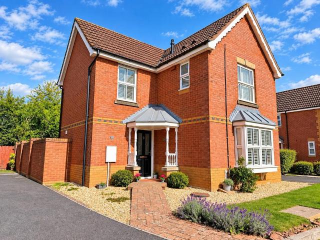 House for sale in Vinney Green, Kingswood