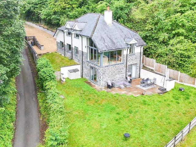 House for sale in Glyn Ceiriog, Wales