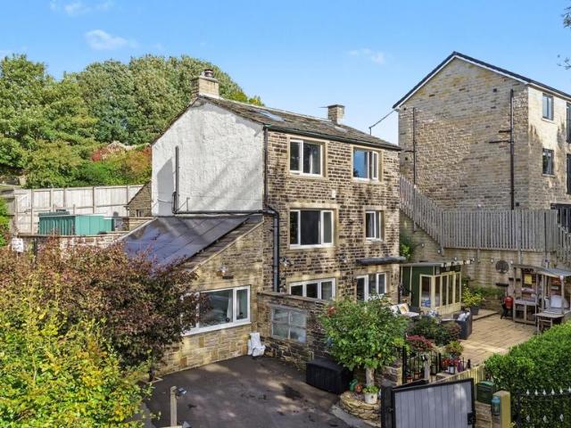 House for sale in Milnsbridge, Kirklees