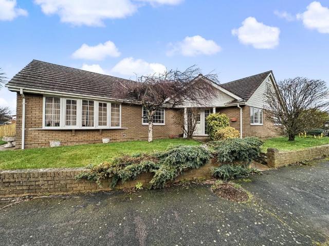 House for sale in Peacehaven, Iford