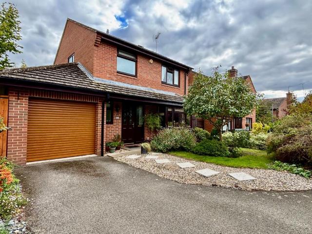 House for sale in Harvington, Crookhill