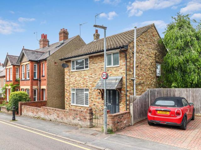 House for sale in Ashlyns Estate, Pouchen End
