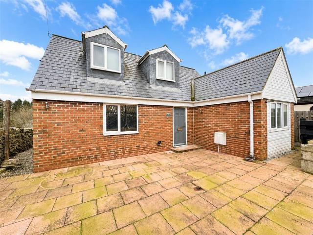 House for sale in Grange Moor, West Yorkshire